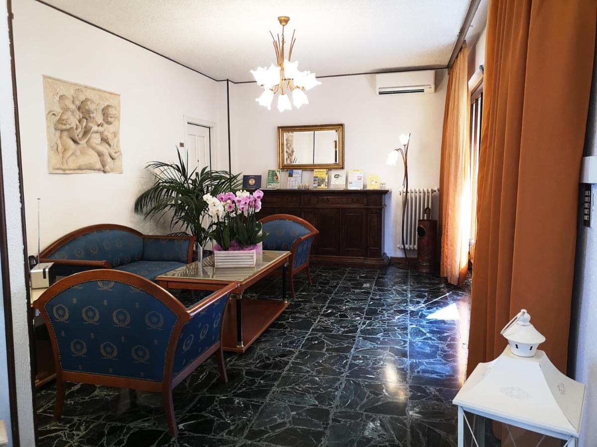Hotel Villa Margherita Limone sul Garda Exterior photo