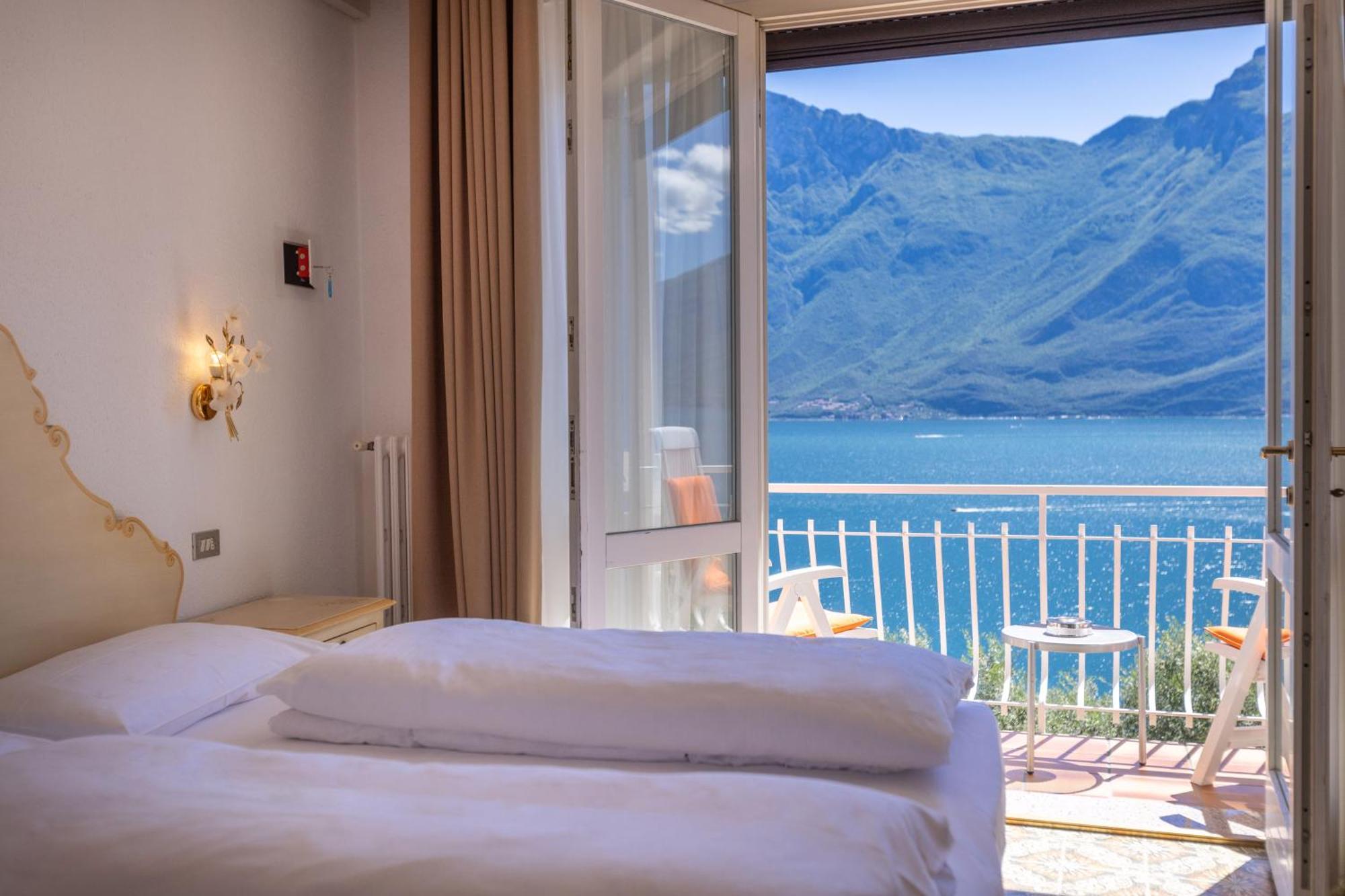 Hotel Villa Margherita Limone sul Garda Exterior photo