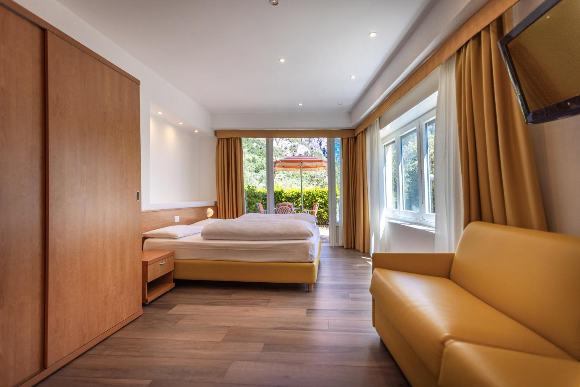 Hotel Villa Margherita Limone sul Garda Exterior photo