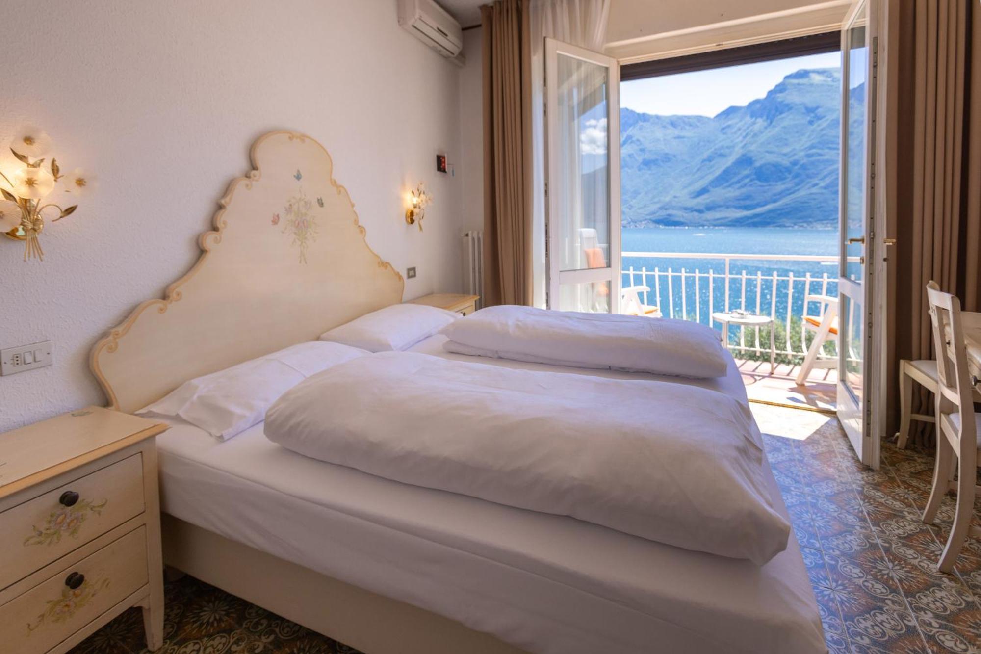 Hotel Villa Margherita Limone sul Garda Exterior photo