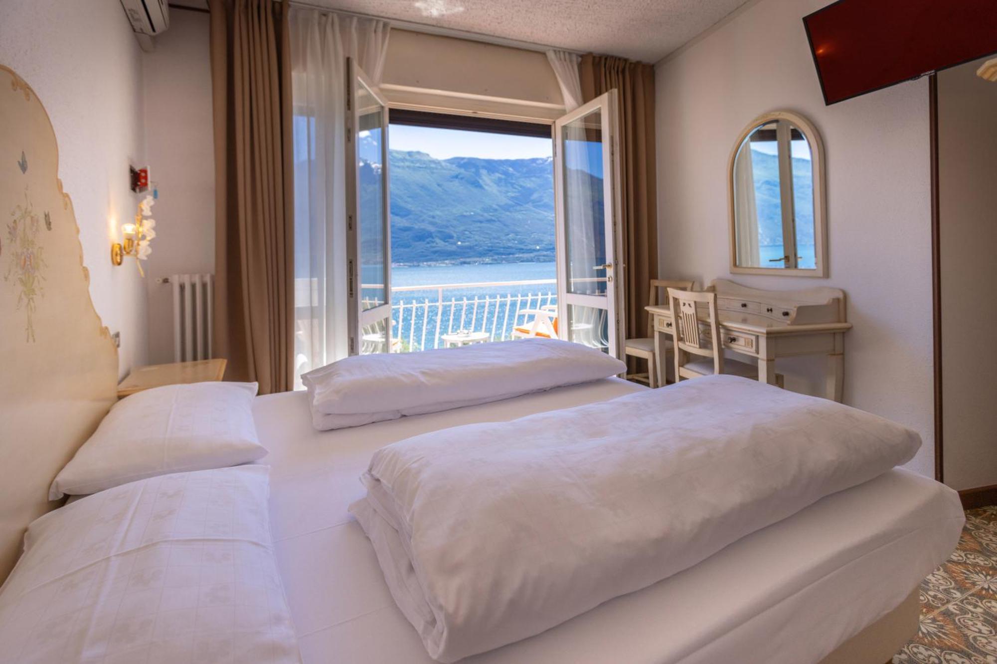 Hotel Villa Margherita Limone sul Garda Exterior photo