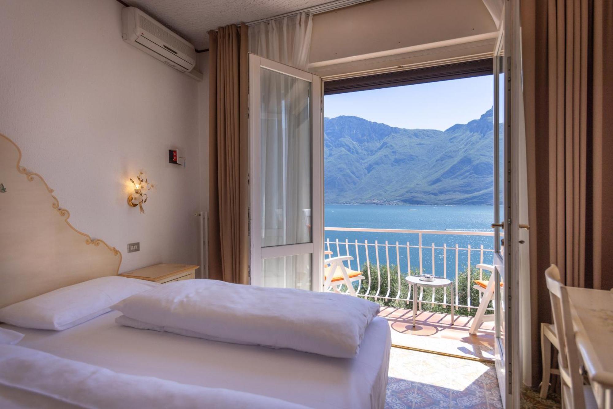 Hotel Villa Margherita Limone sul Garda Exterior photo