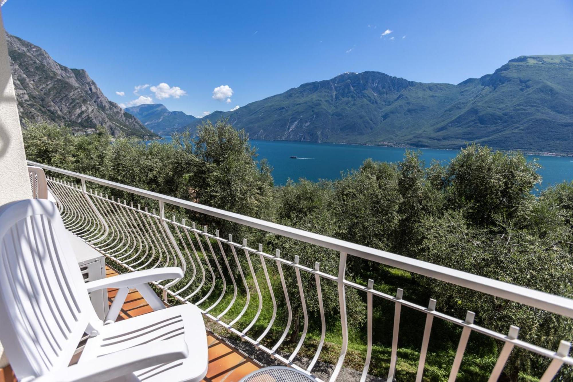 Hotel Villa Margherita Limone sul Garda Exterior photo