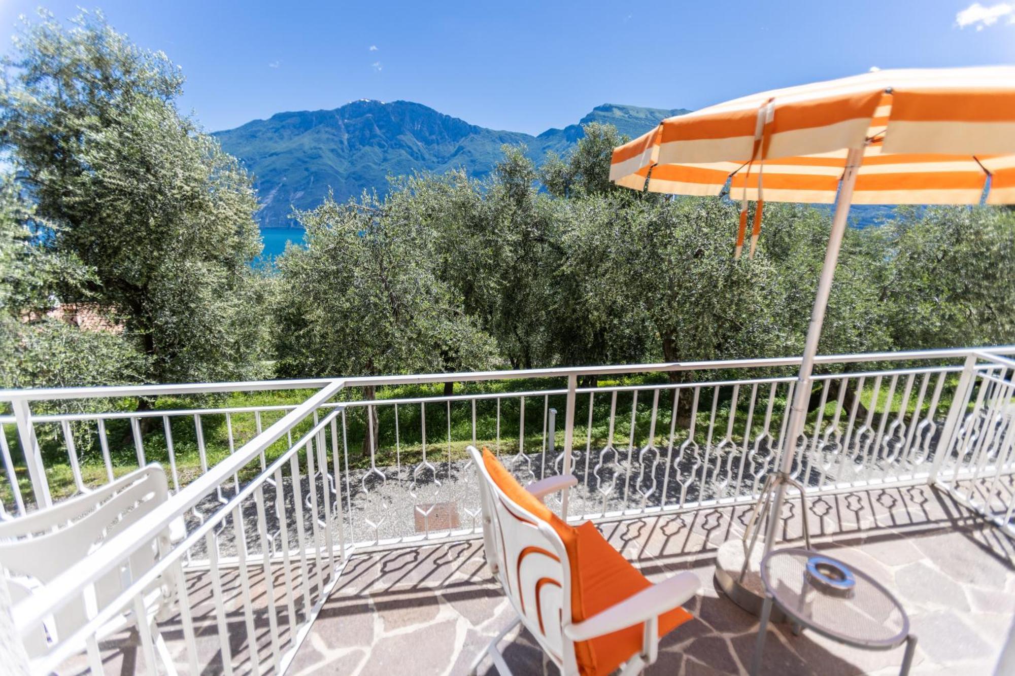 Hotel Villa Margherita Limone sul Garda Exterior photo