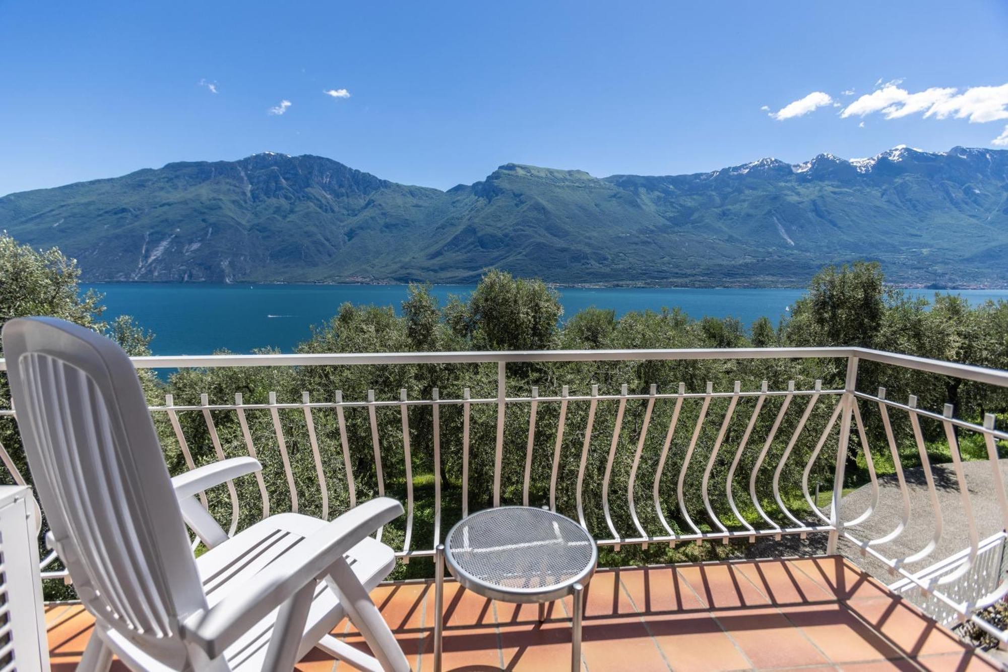 Hotel Villa Margherita Limone sul Garda Exterior photo