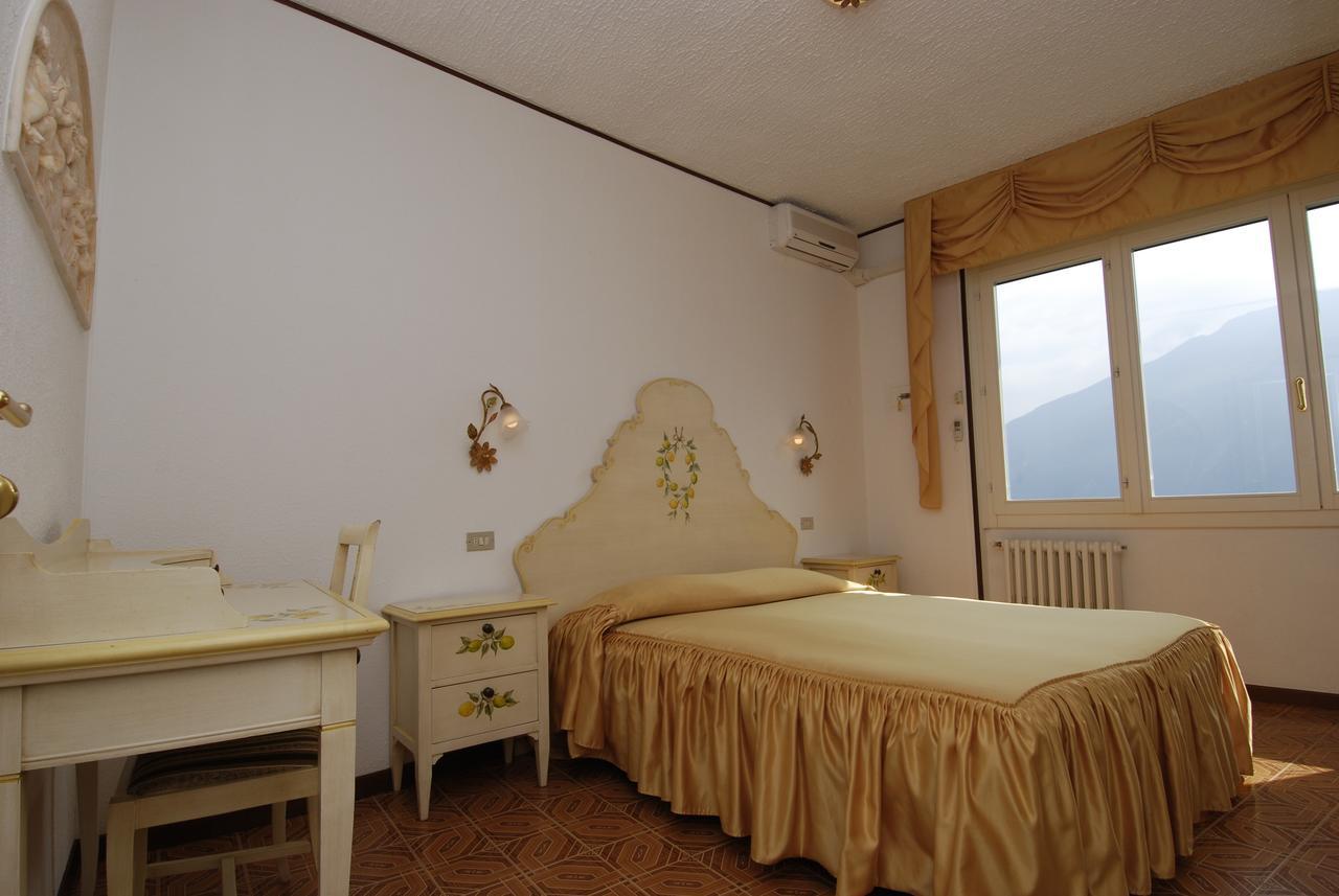 Hotel Villa Margherita Limone sul Garda Exterior photo